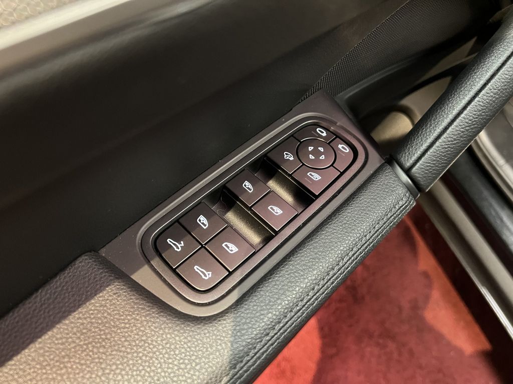 Porsche Cayenne 2025