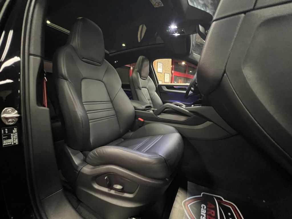 Porsche Cayenne 2025