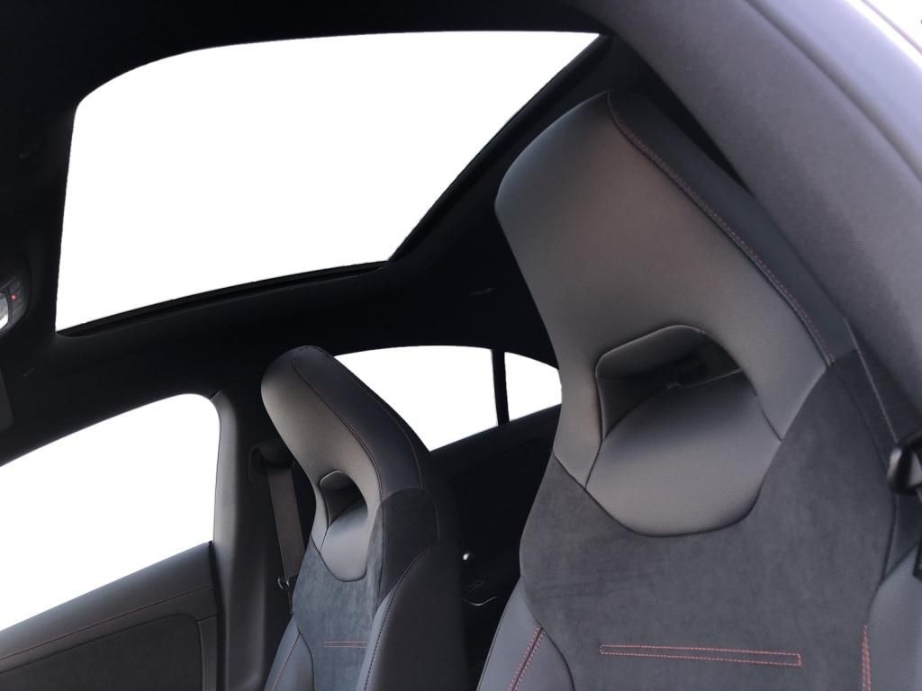 Mercedes-Benz CLA 220 2025