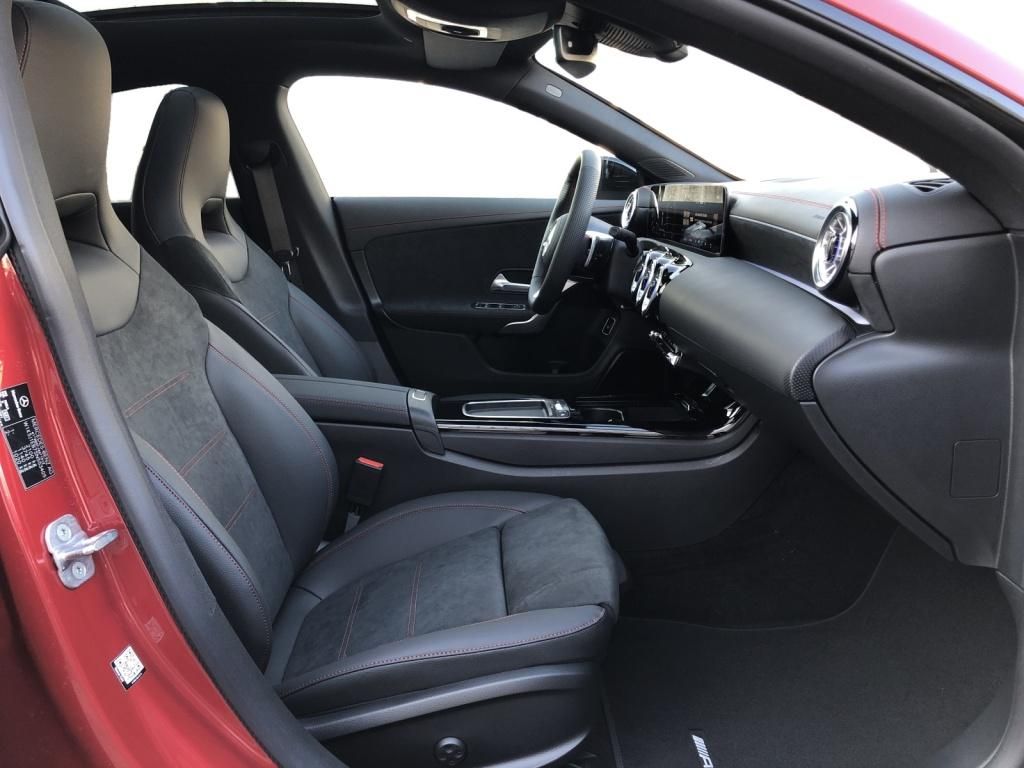 Mercedes-Benz CLA 220 2025