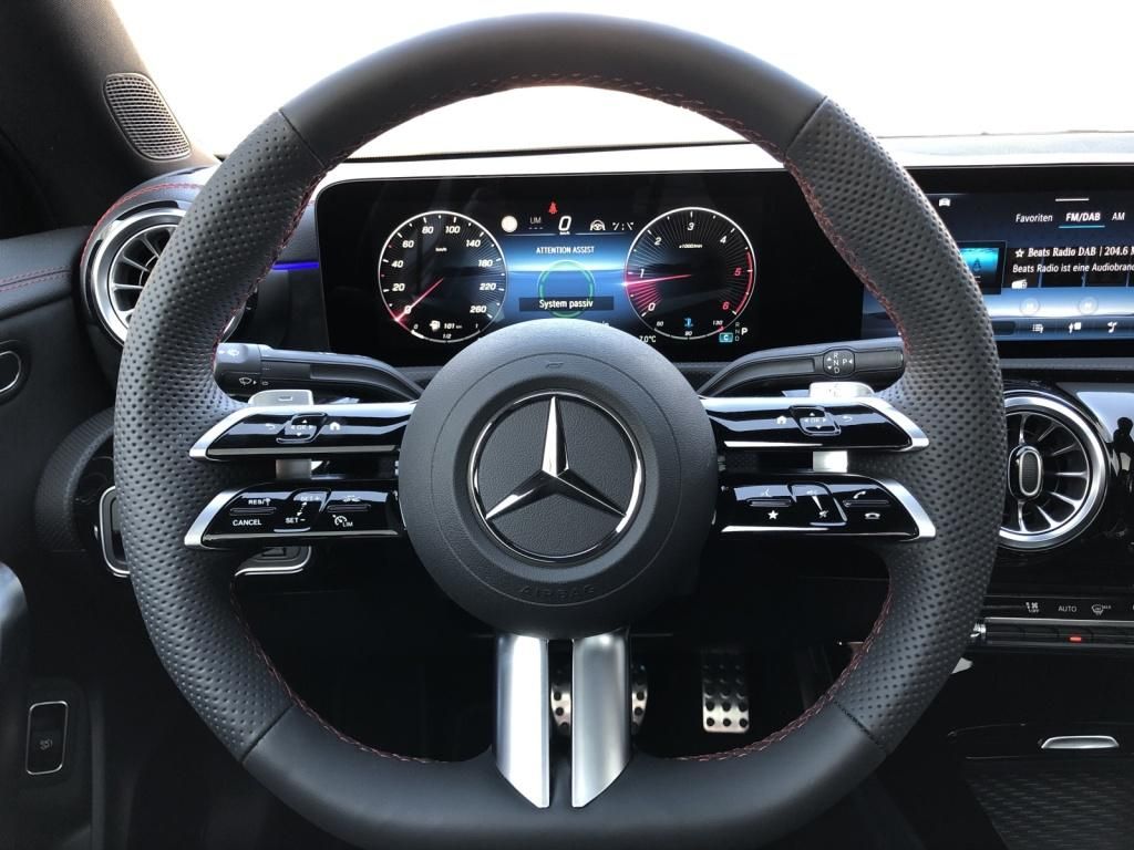 Mercedes-Benz CLA 220 2025