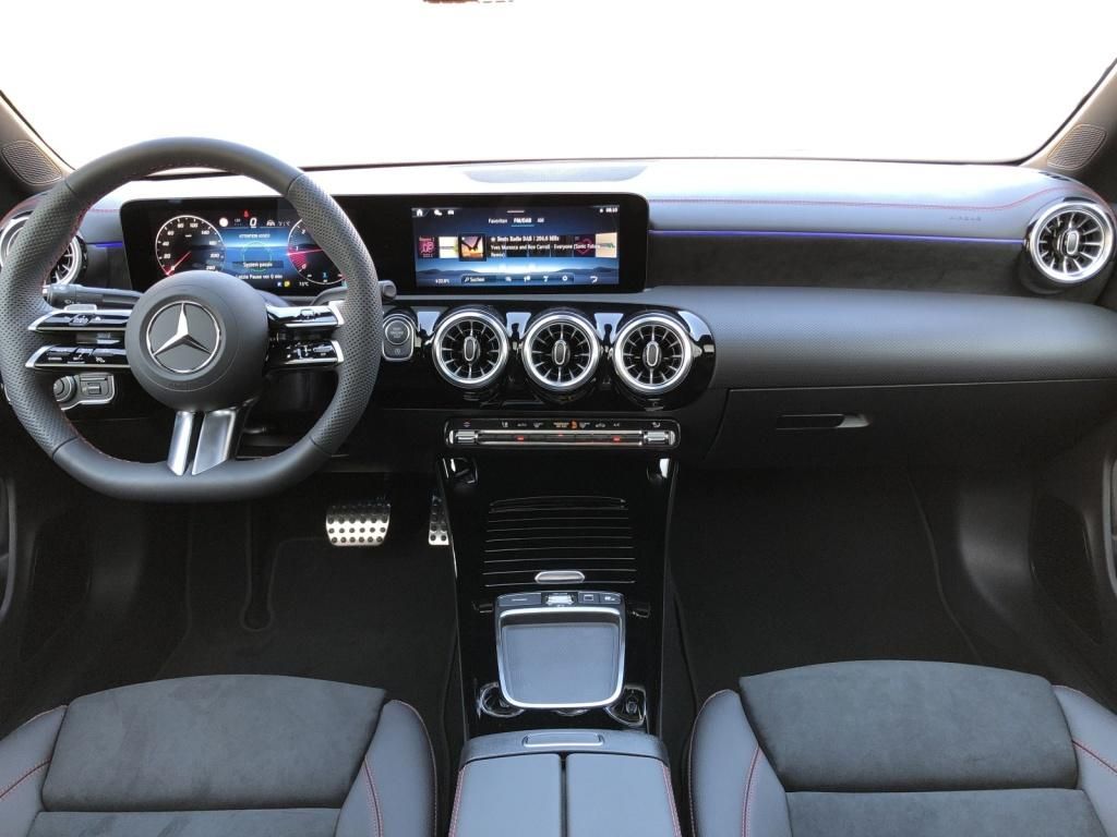 Mercedes-Benz CLA 220 2025