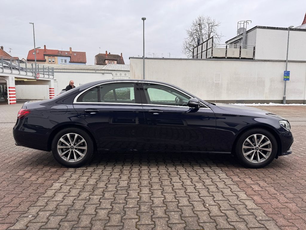 Mercedes-Benz E 220 2021