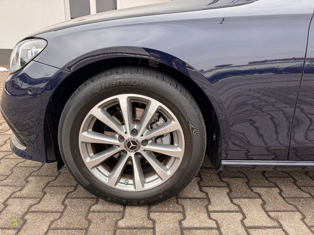 Mercedes-Benz E 220 2021