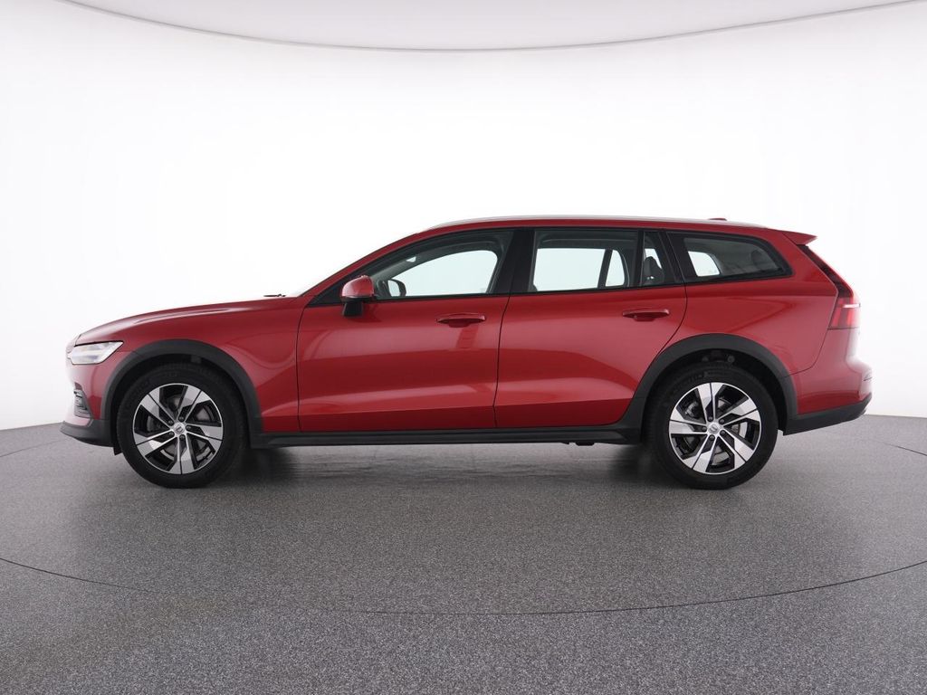 Volvo V60 Cross Country 2023