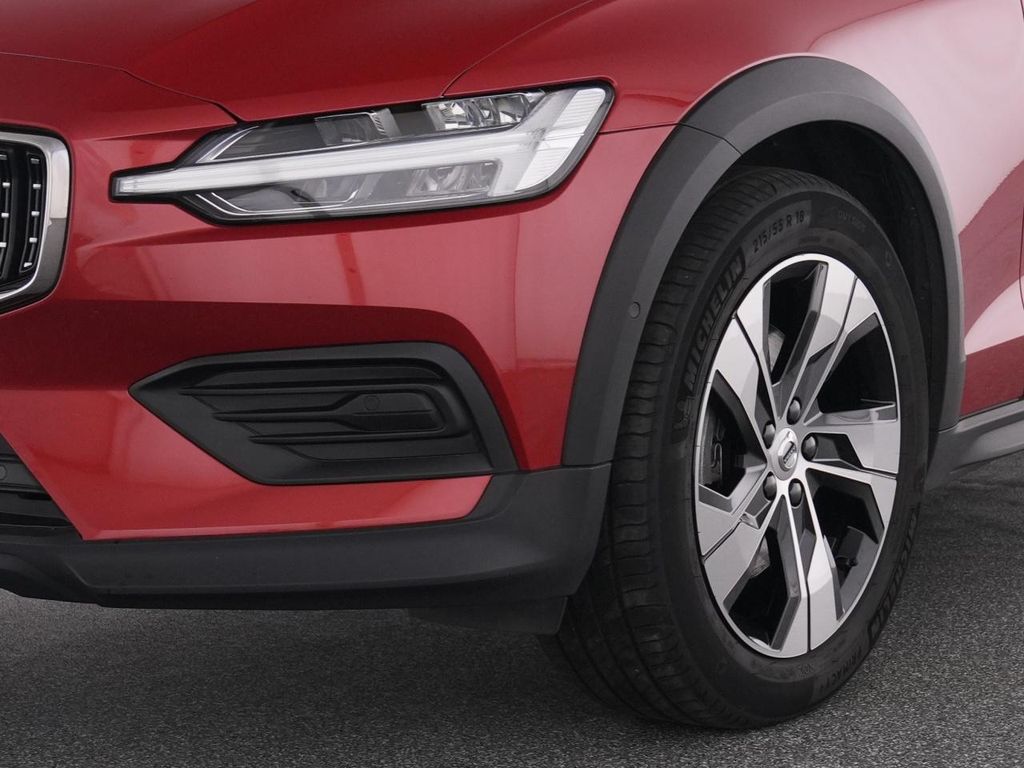 Volvo V60 Cross Country 2023