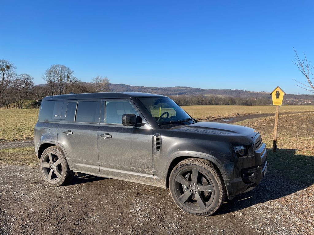 Land Rover Defender 2023