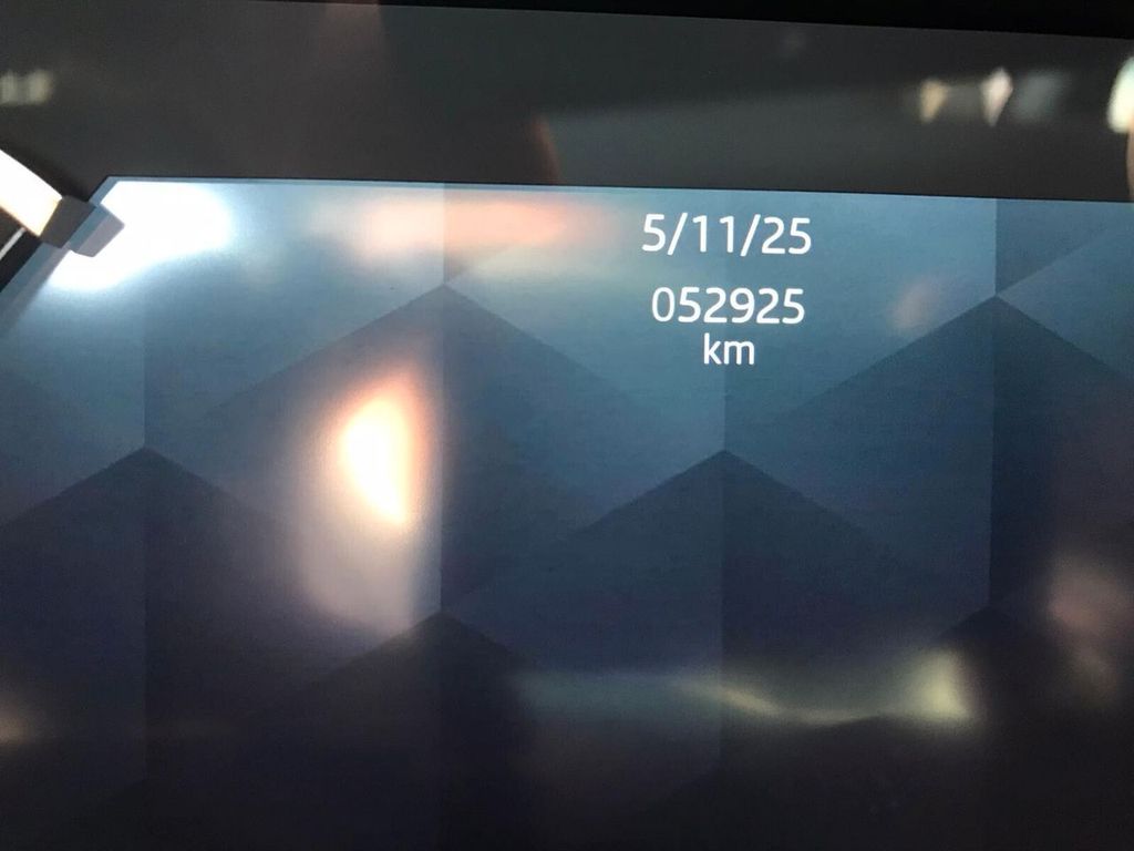 Land Rover Defender 2023