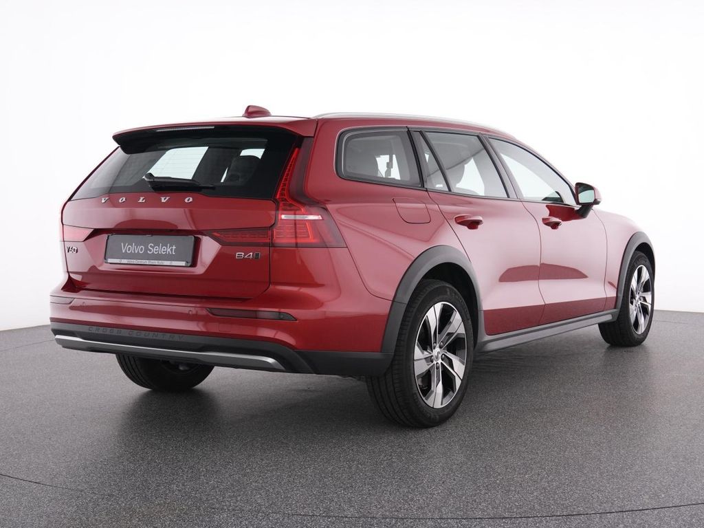 Volvo V60 Cross Country 2023