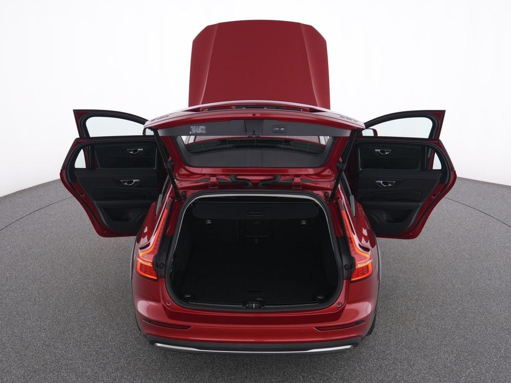 Volvo V60 Cross Country 2023