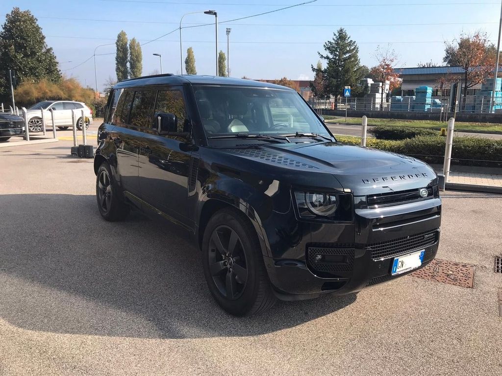 Land Rover Defender 2023