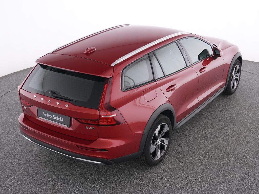 Volvo V60 Cross Country 2023