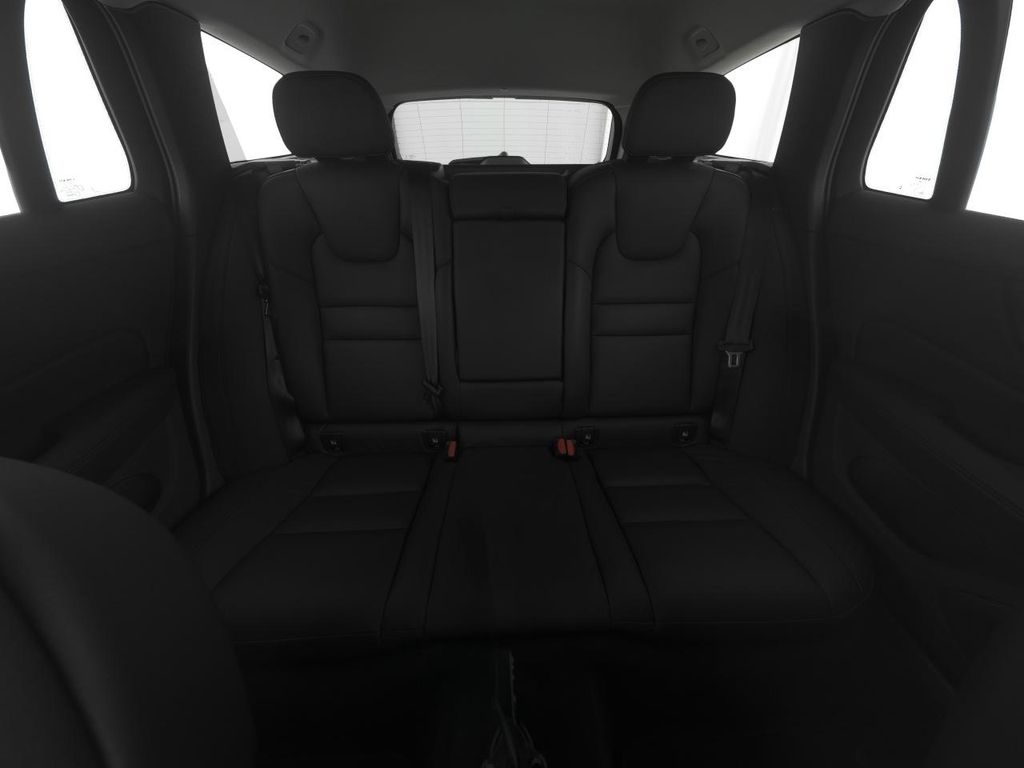 Volvo V60 Cross Country 2023