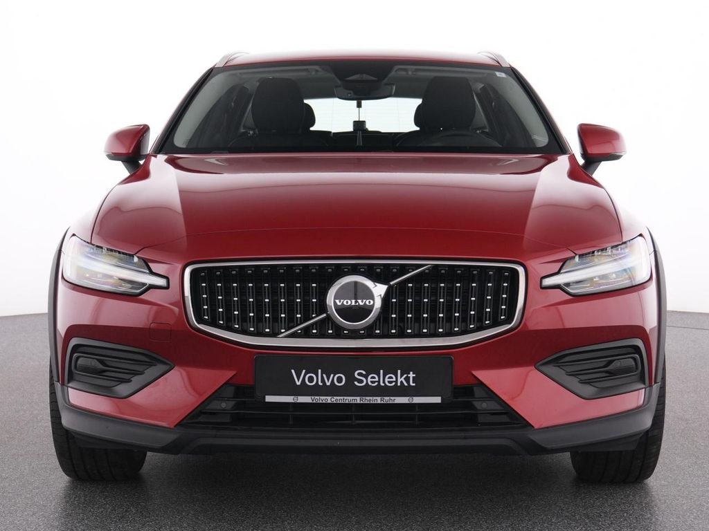 Volvo V60 Cross Country 2023