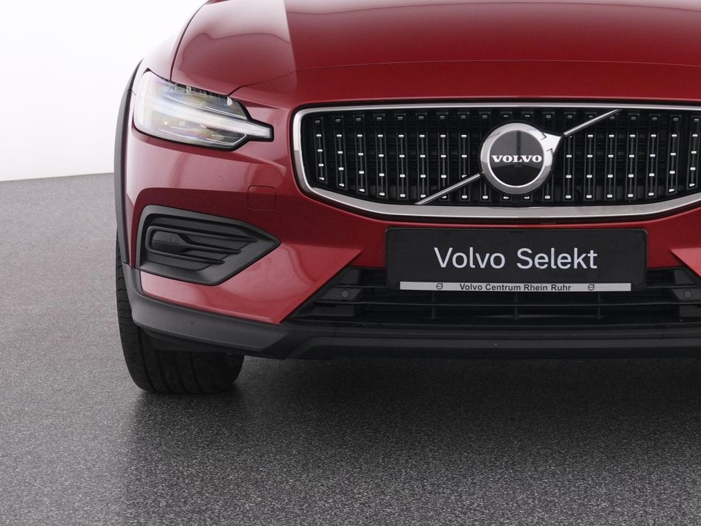 Volvo V60 Cross Country 2023