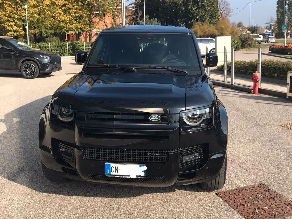 Land Rover Defender 2023