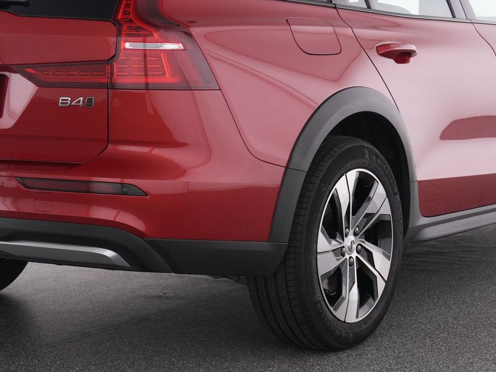 Volvo V60 Cross Country 2023