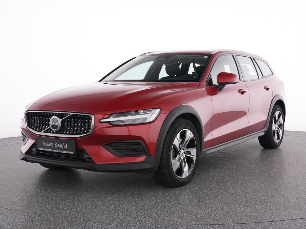 Volvo V60 Cross Country 2023