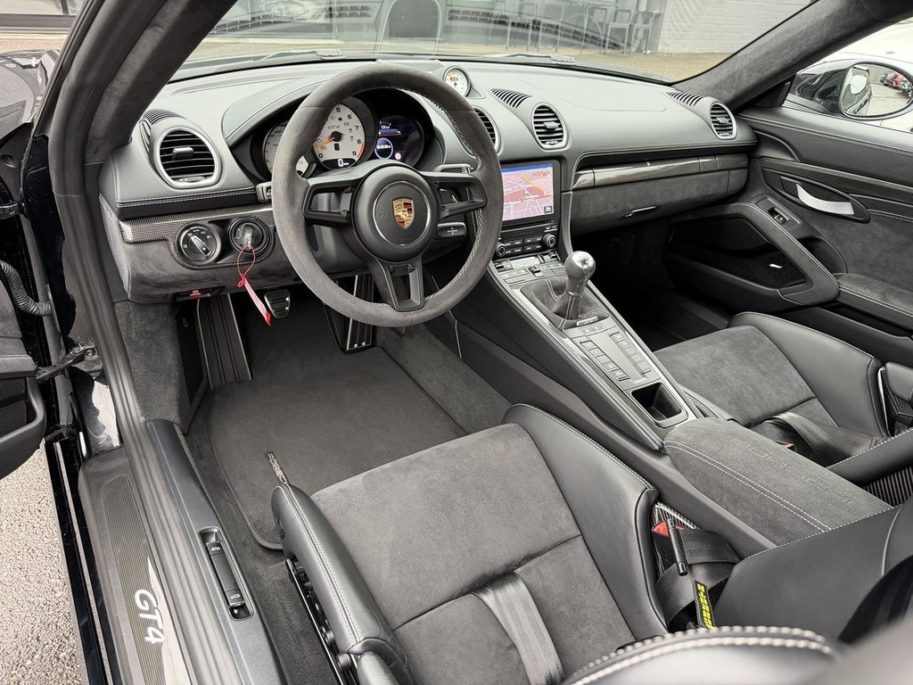 Porsche Cayman 2020
