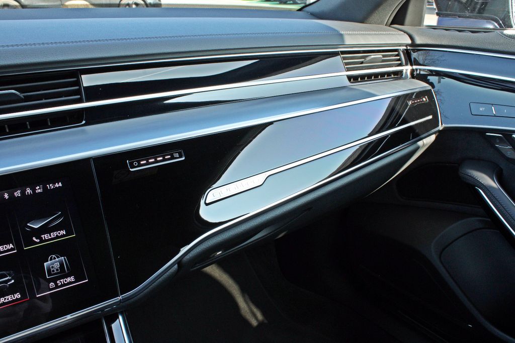 Audi A8 2023