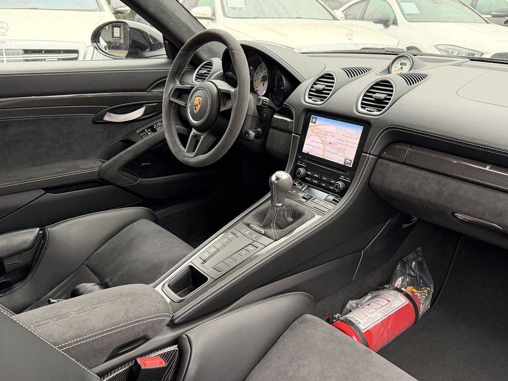 Porsche Cayman 2020