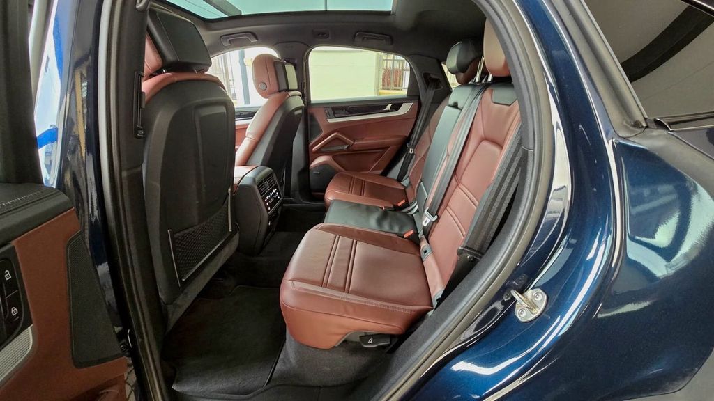 Porsche Cayenne 2024