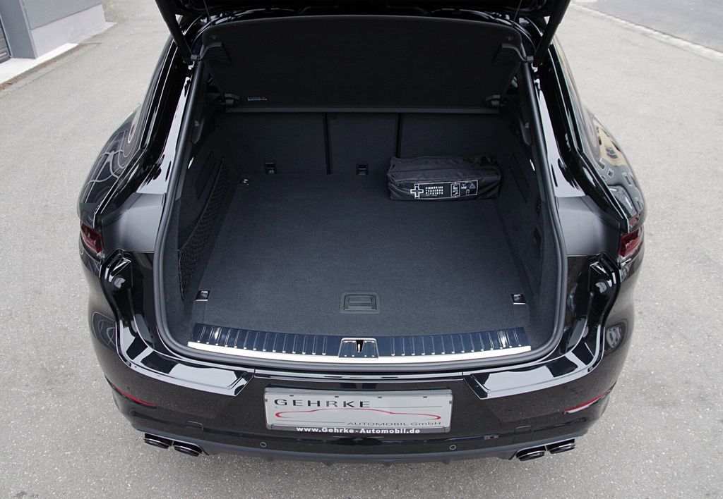 Porsche Cayenne 2025