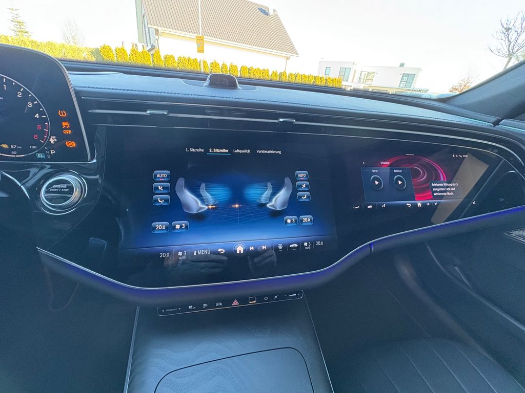 Mercedes-Benz E 300 2025