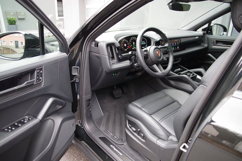 Porsche Cayenne 2025