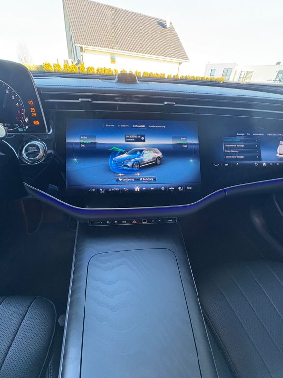 Mercedes-Benz E 300 2025