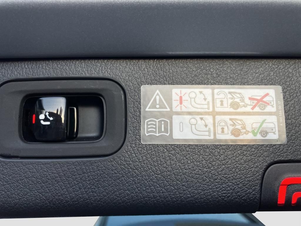 Mercedes-Benz C 220 2025