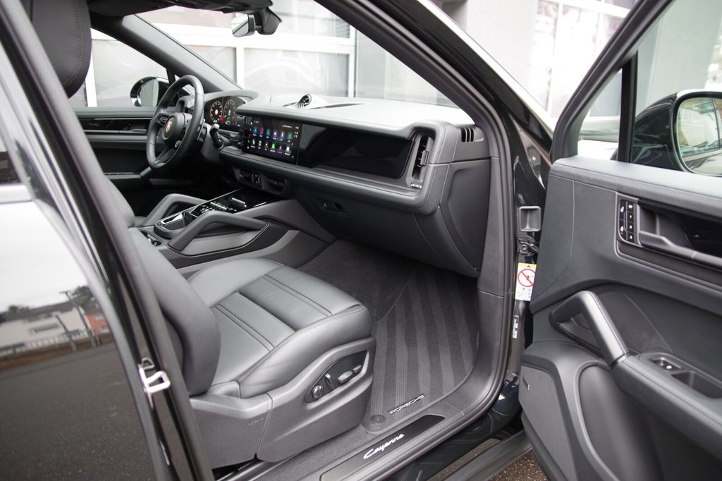 Porsche Cayenne 2025