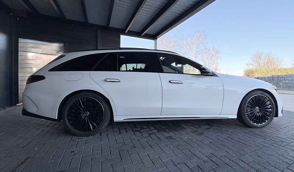 Mercedes-Benz E 300 2025