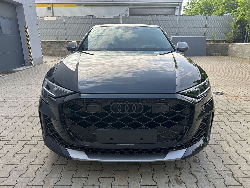 Audi RSQ8