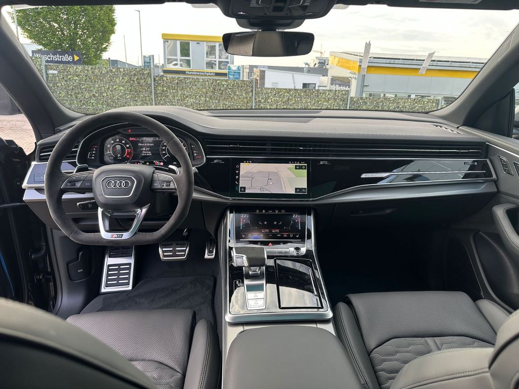 Audi RSQ8