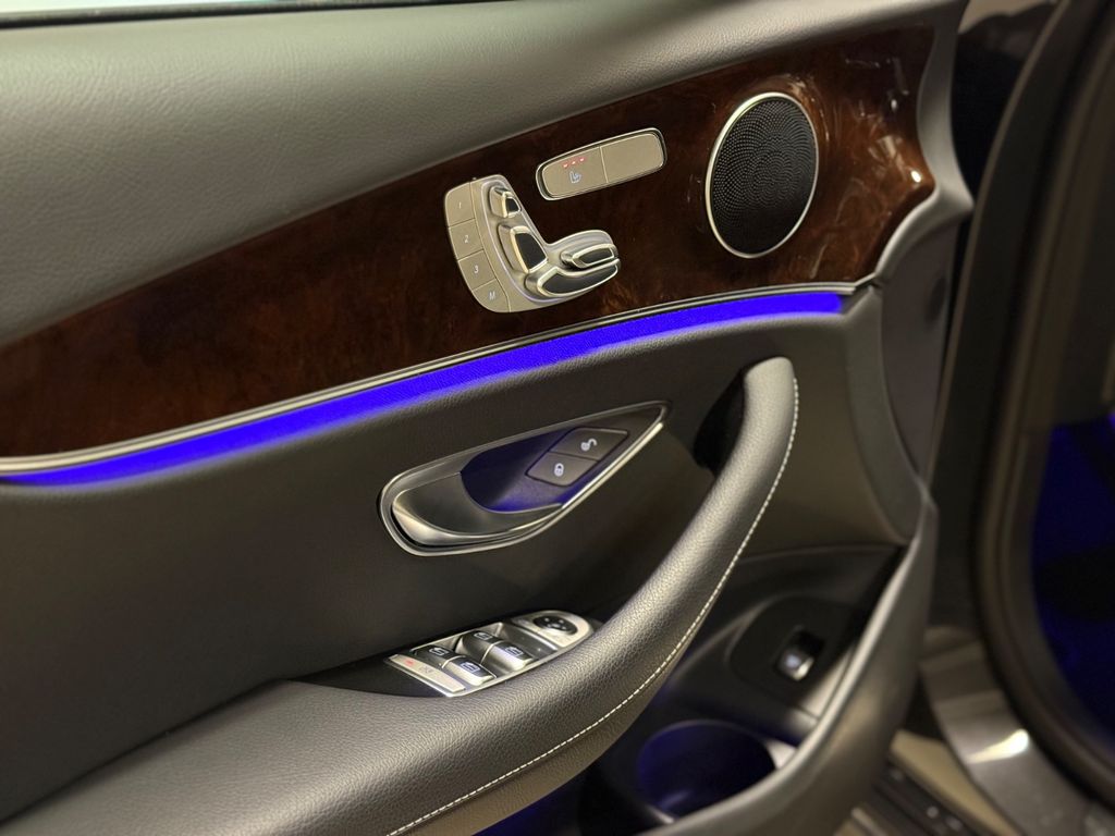 Mercedes-Benz E 300 2022