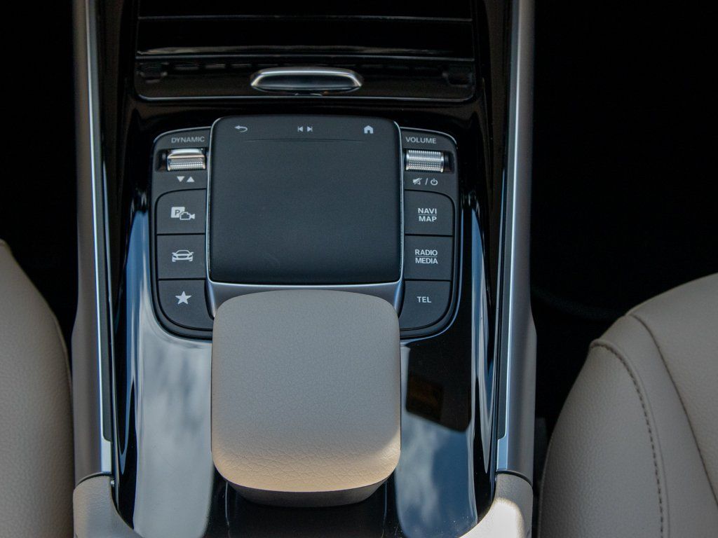 Mercedes-Benz EQB 2022