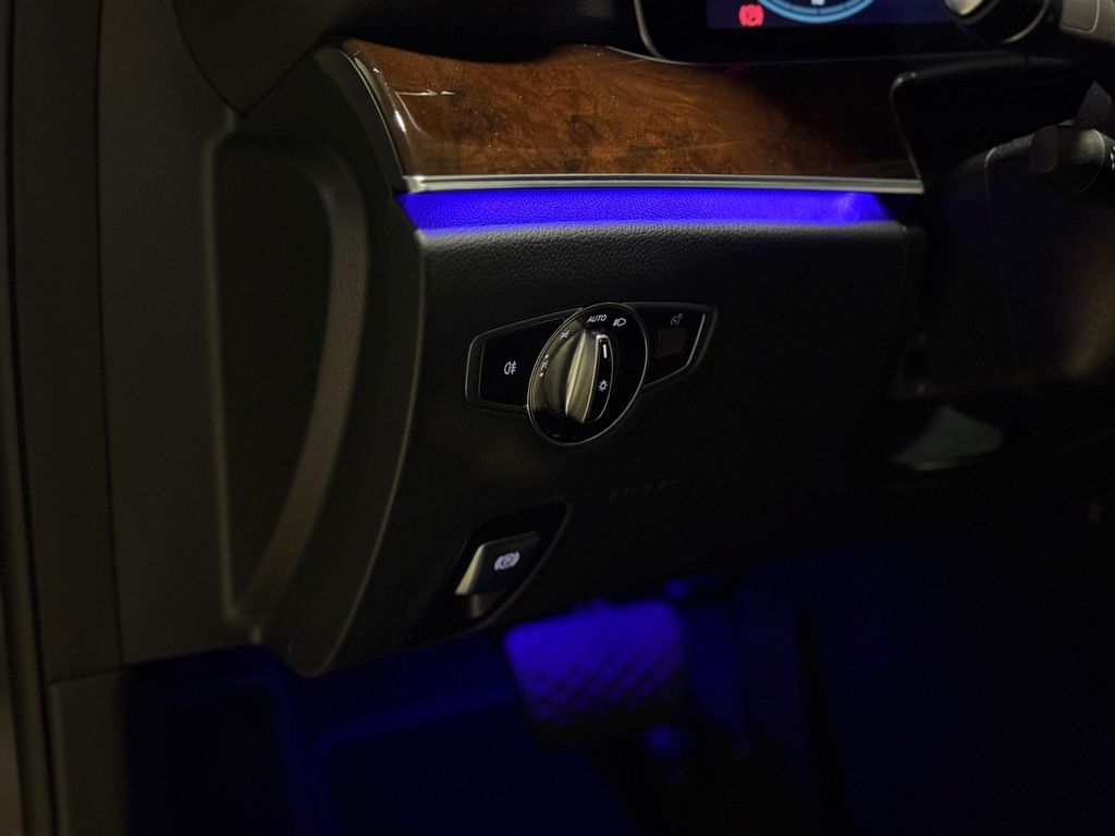 Mercedes-Benz E 300 2022