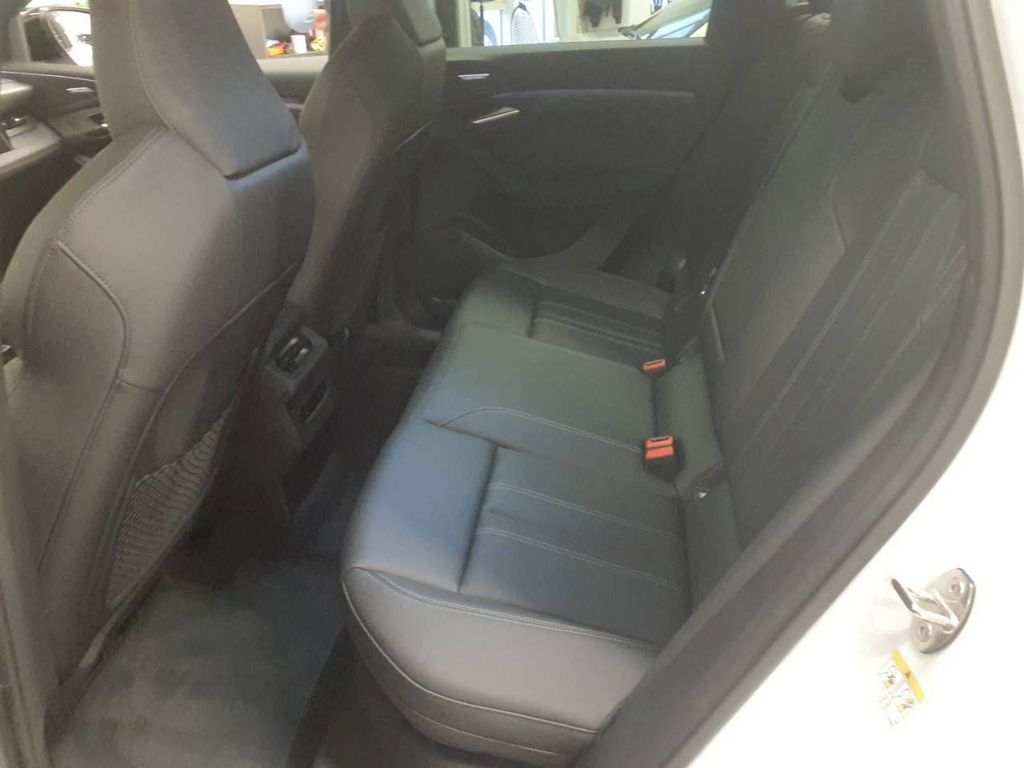 Audi SQ6 e-tron 2025