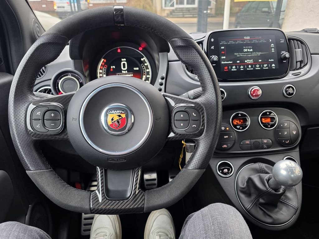 Abarth 695 2023