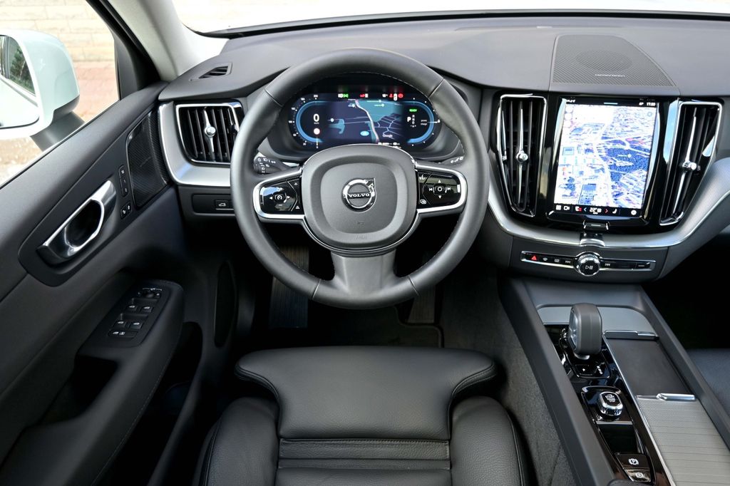 Volvo XC60 2025