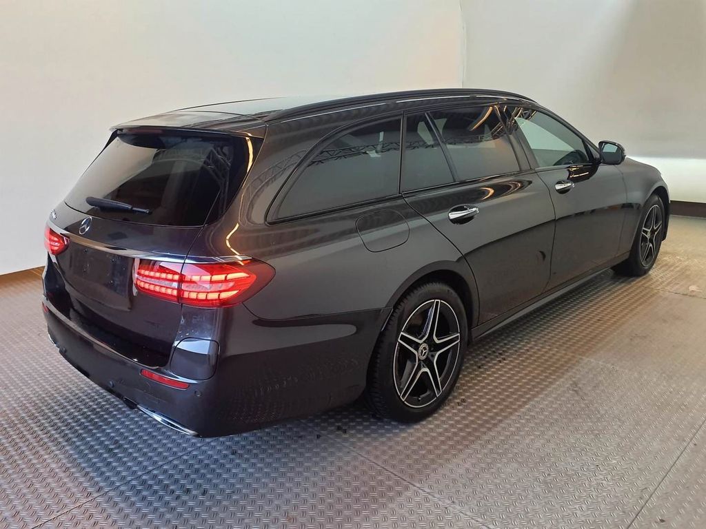 Mercedes-Benz E 300 2022