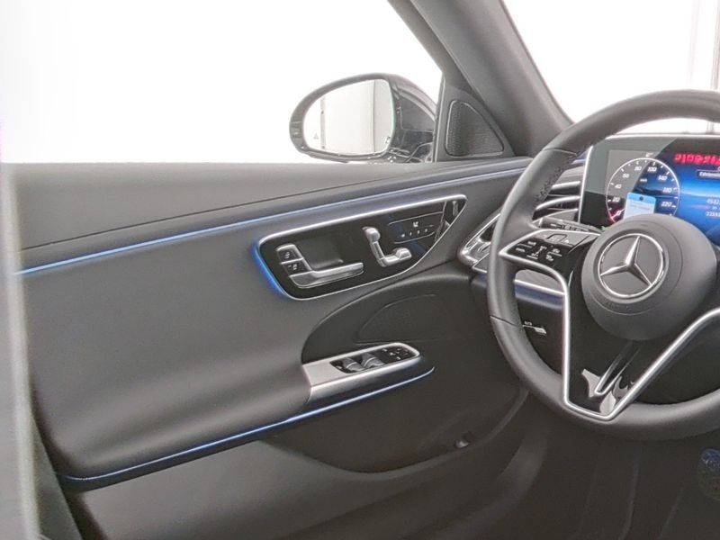 Mercedes-Benz E 300 2025