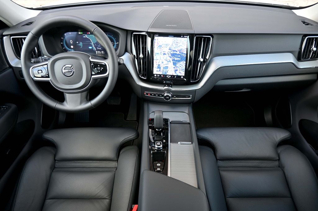 Volvo XC60 2025
