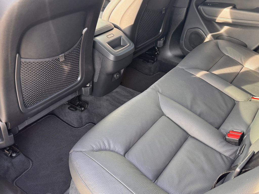 Volvo XC60 2025