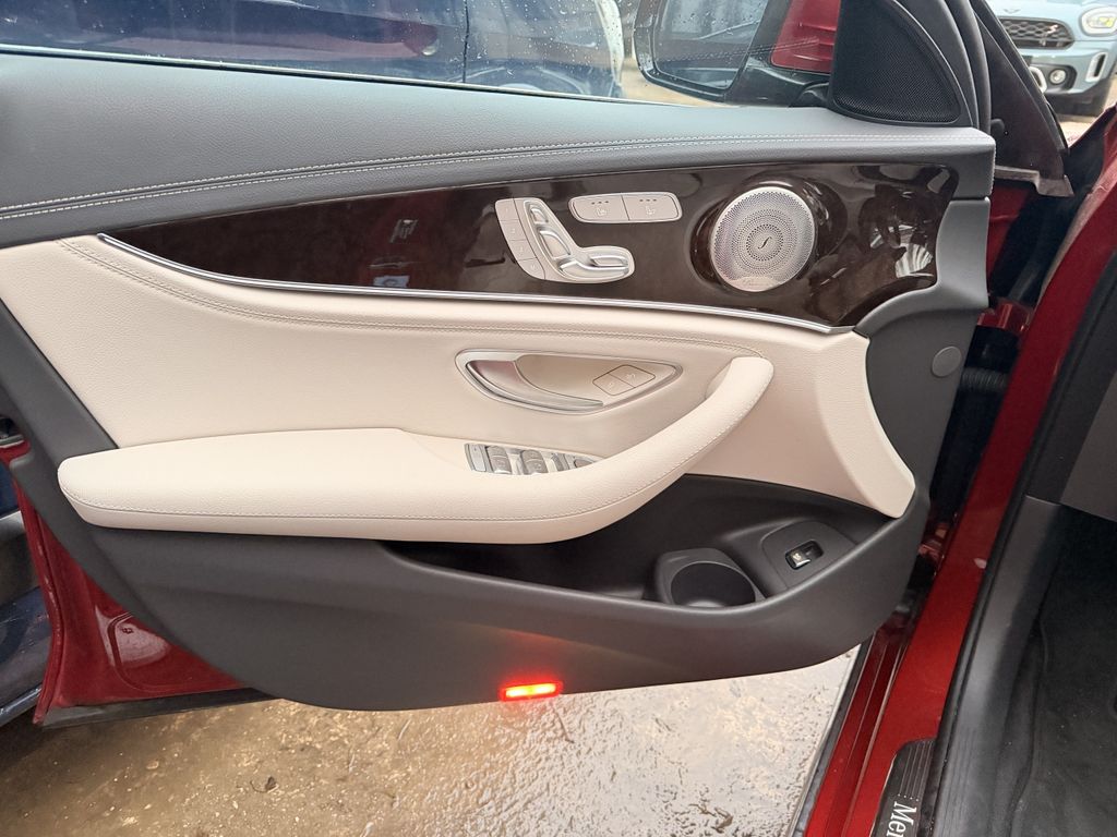 Mercedes-Benz E 300 2022