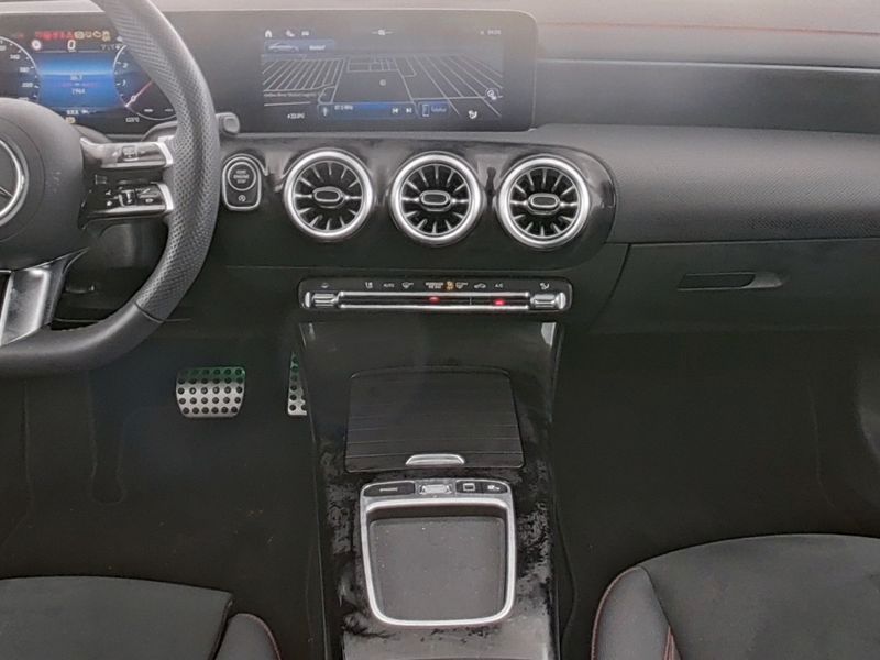 Mercedes-Benz CLA 200 2025