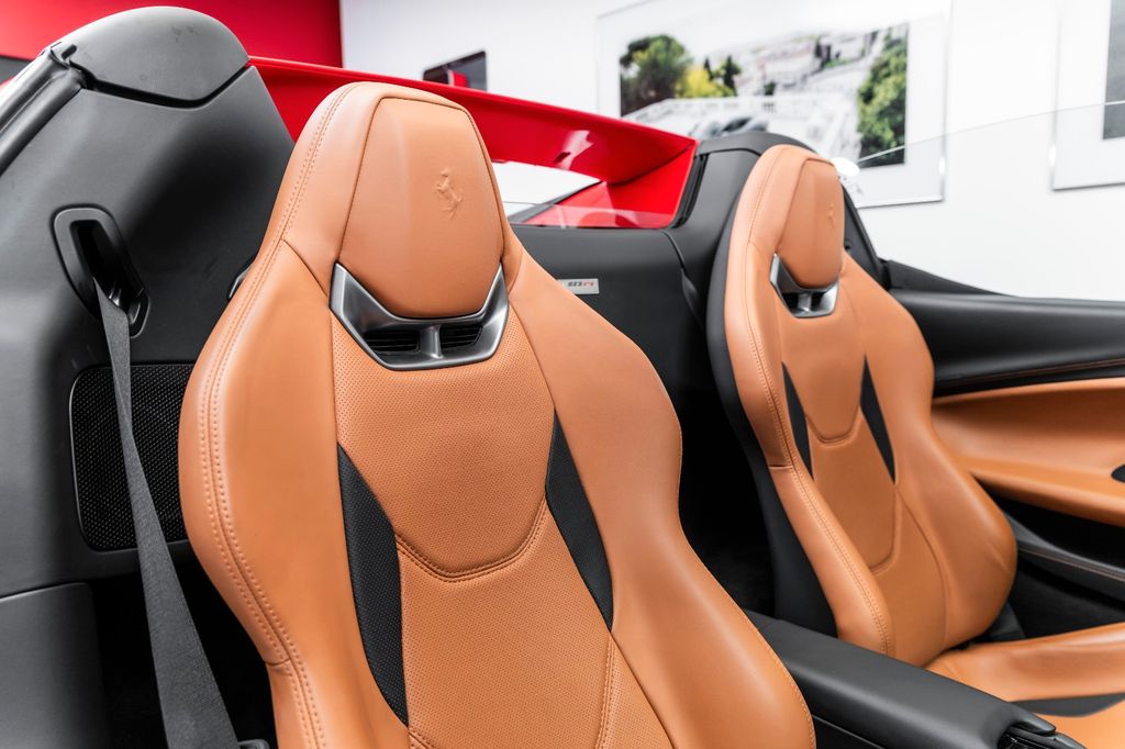 Ferrari 296 GTS 2023