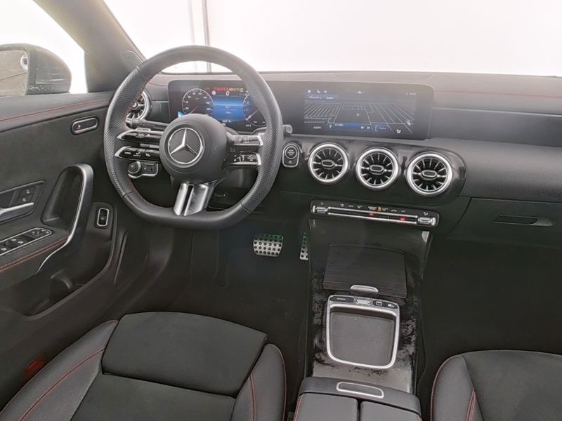 Mercedes-Benz CLA 200 2025