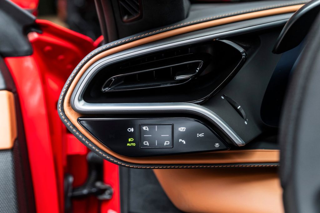 Ferrari 296 GTS 2023